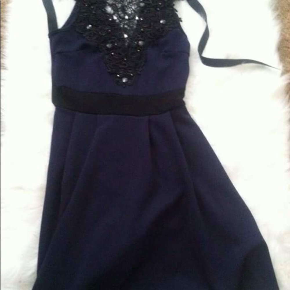 Dress - Picture 4 of 4